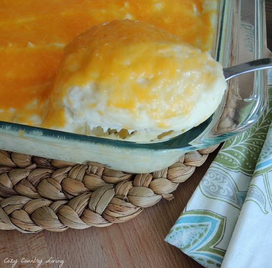 Serving Sour Cream & Cheddar Baked Mashed Potatoes