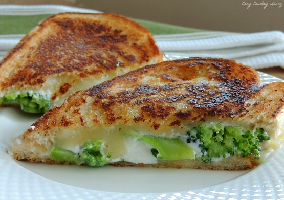 Broccoli, Provolone & Ricotta Grilled Cheese Sandwiches ready to eat!
