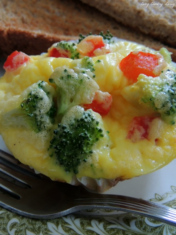Warm Broccoli, Red Pepper & Ricotta Egg Muffins