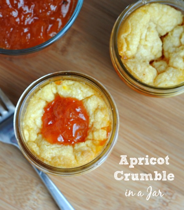 Apricot-Crumble-in-a-Jar-Recipe