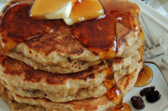 Delicious Oatmeal Raisin Pancakes