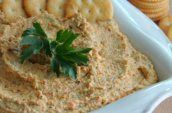 Delicious Roasted Vegetable Dip with Ritz Crackers Appetizer