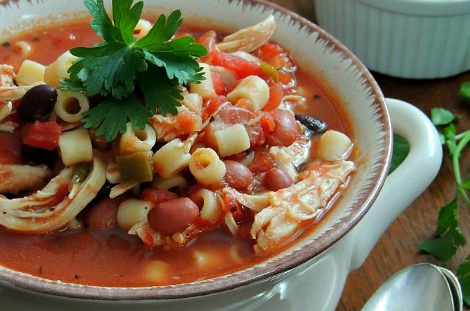 Easy Slow Cooker Mexican Chicken Soup for Dinner