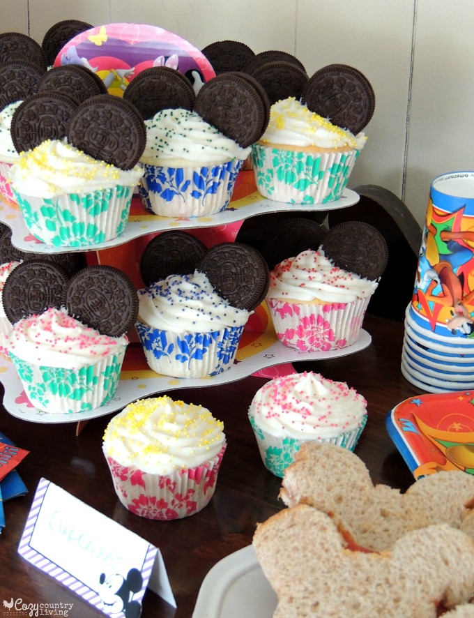 Simple Mickey Cupcakes #DisneySide Party