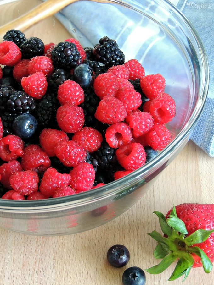 Fresh Mixed Berries for Pie Filling