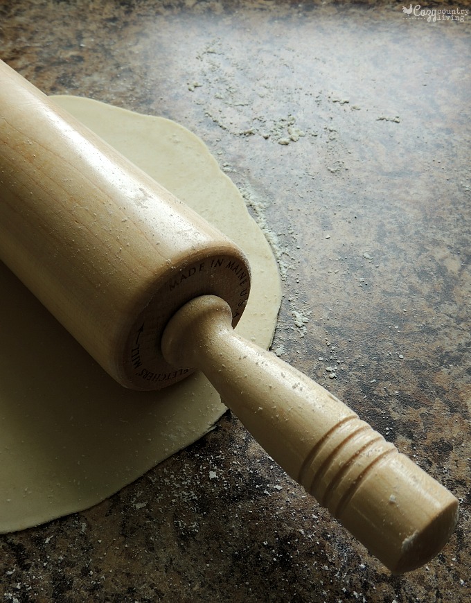 Rolling out Dough with Williams-Sonoma Maple Rolling Pin