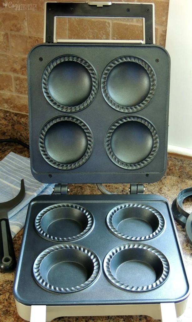 Mini Mixed Berry Pies Cozy Country Living