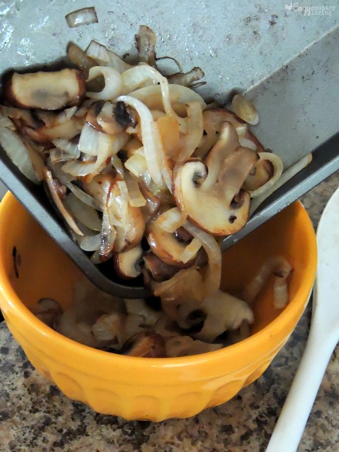 Cremini Mushrooms and Onions for Omelets