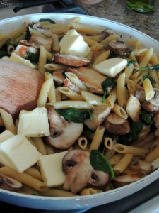 Chicken, Spinach & Mushroom Alfredo Pasta - Cozy Country Living