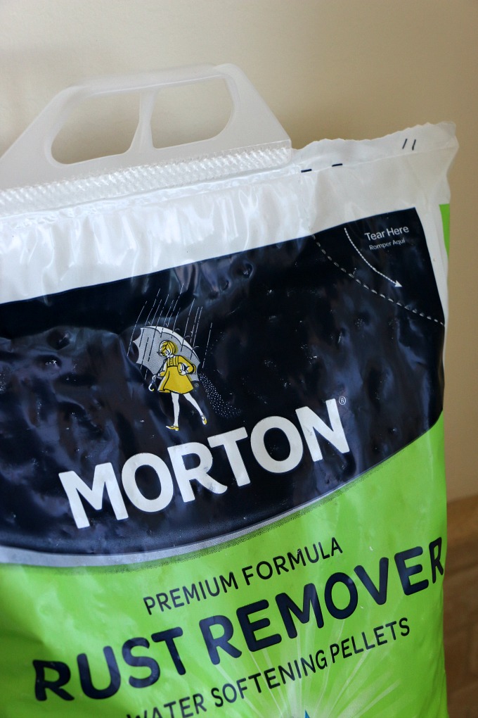 Easy Grip Handle & Tear Open Package Morton Salt Pellets