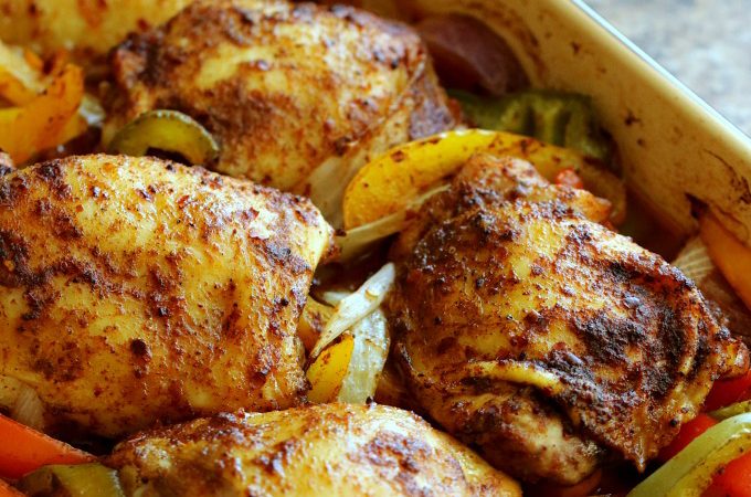 Delicious One Pan Fajita Style Chicken Thighs