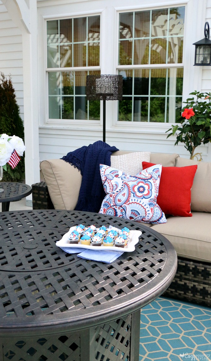 Patio Decor for the Fourth of July