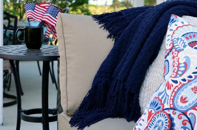 Simple 4th of July Outdoor Patio Decor