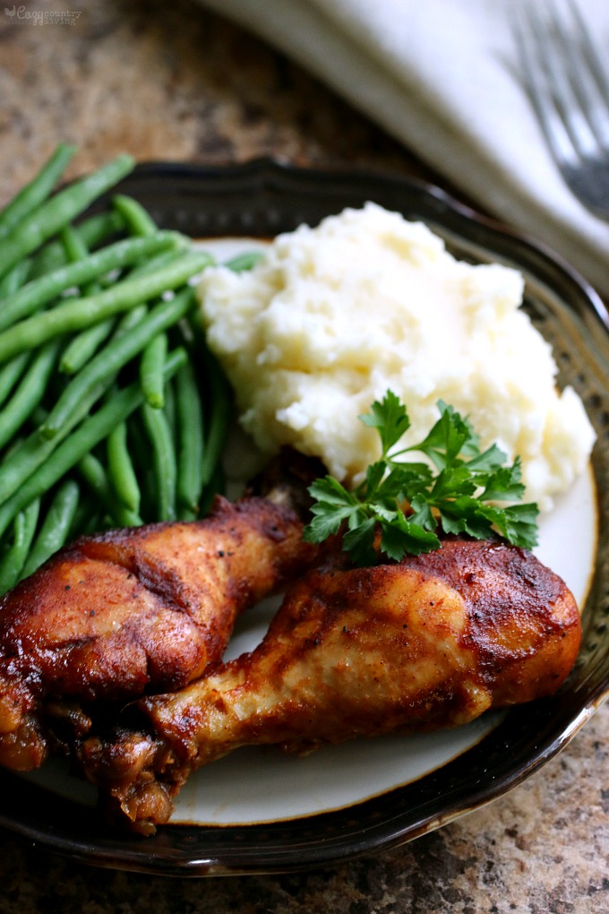Delicious & Easy Slow Cooker BBQ Chicken & Mashed Potatoes for Dinner