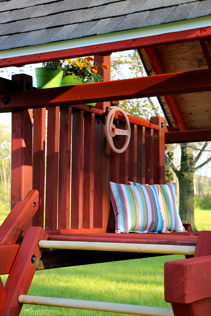Add Colorful Flowers & Pillows to Your Playset